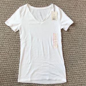 NWT Short sleeve white v-neck XS
